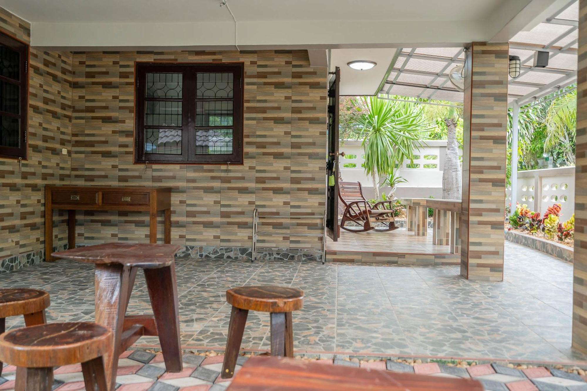 Bangsaphan Paradise Brown House Bang Saphan