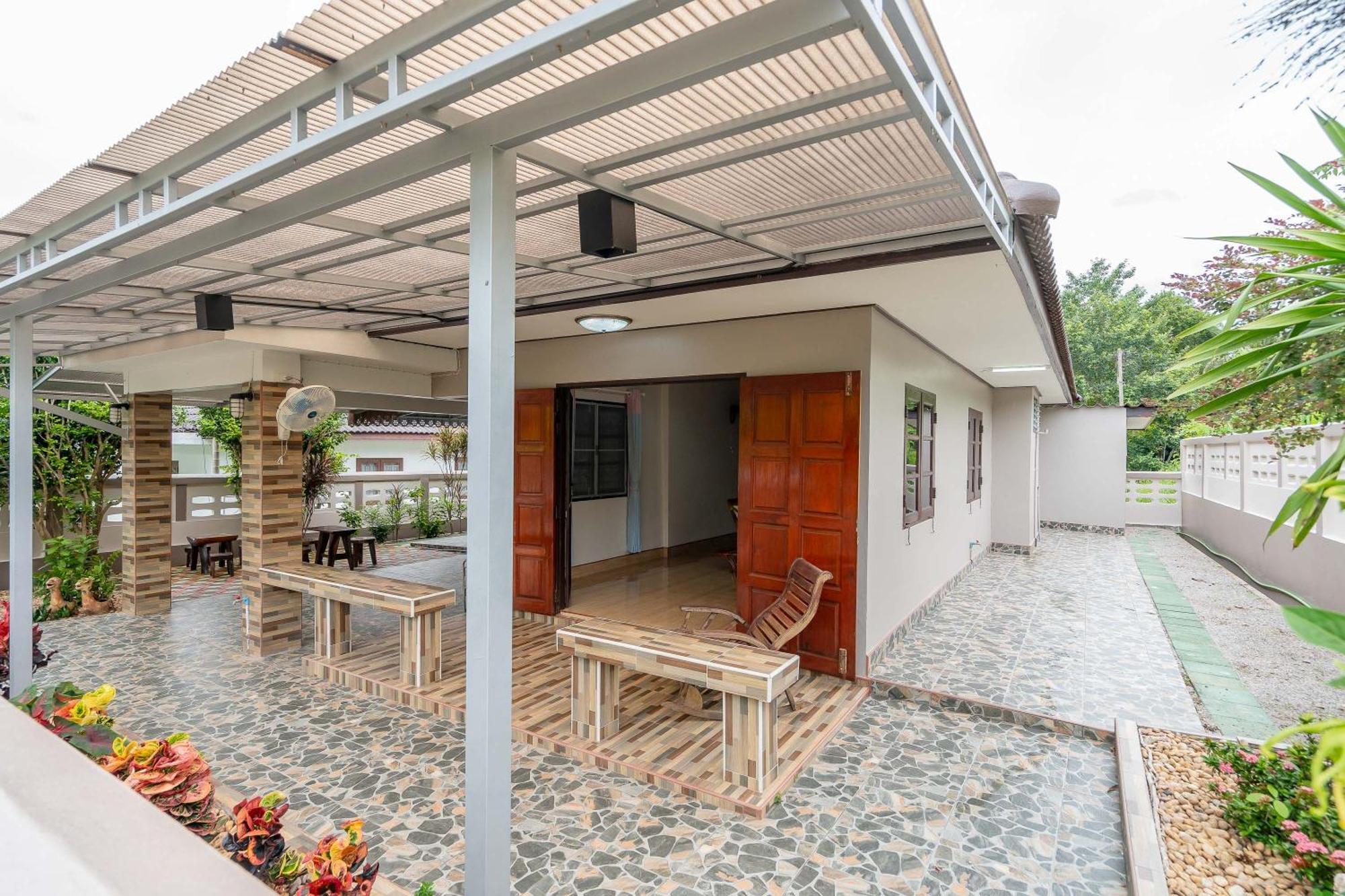 Bangsaphan Paradise Brown House Casa vacanze Bang Saphan